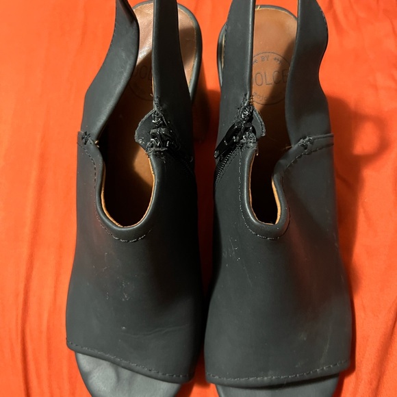 Stylish Black Heeled Mules - Picture 2 of 5